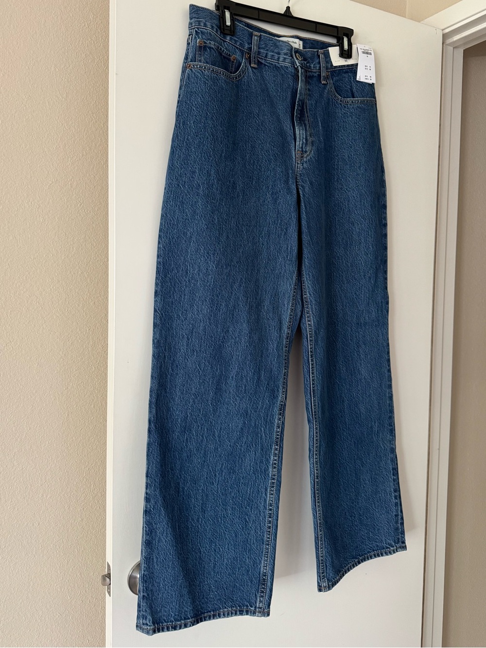 Abercrombie & Fitch Dark Blue Wide-Leg Jeans - Picture 3 of 4